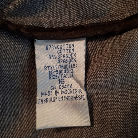 Ricki's Distressed Blazer - Picture 6 of 6